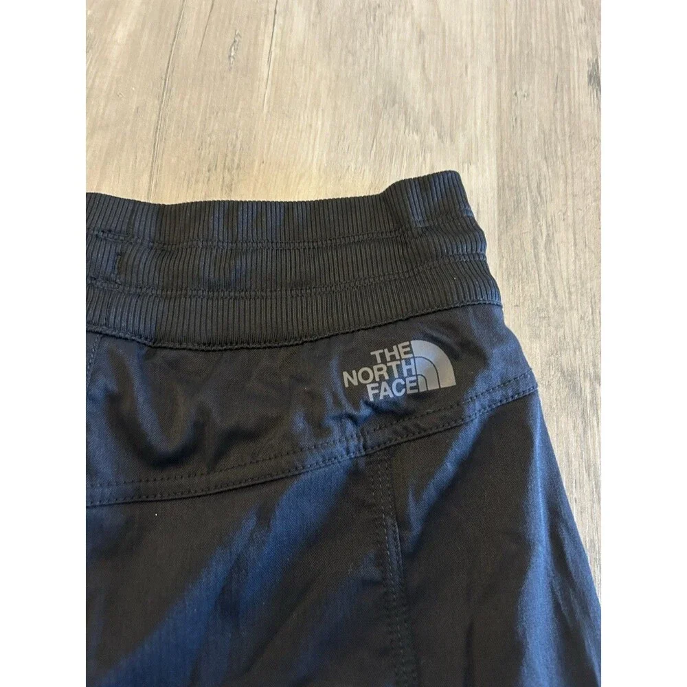 The North Face Womens Black Skort size XS Golf Tennis Shorts Skirt